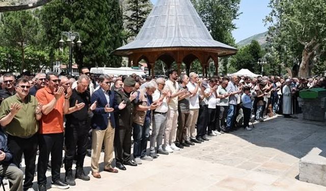 Amasya’da eski gazeteci Necati Apaydın hayatını kaybetti