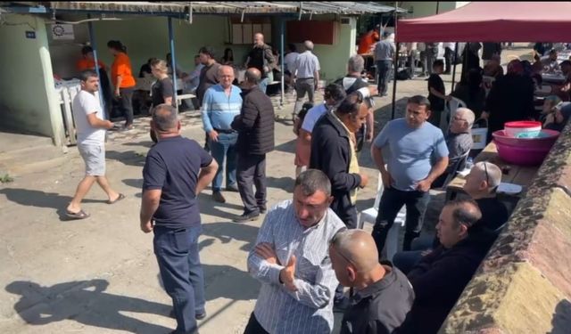 Bartın’da kurbanlar dualarla kesildi