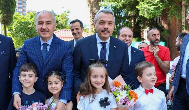 Rize’de 56 bin 180 öğrenci karne heyecanı yaşadı