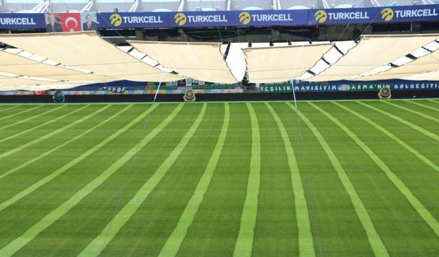 Rizespor stadında çimlere brandalı önlem