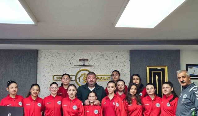 Hentbol Kadınlar Süper Ligi’nde mücadele eden kulüp başkanı istifa etti