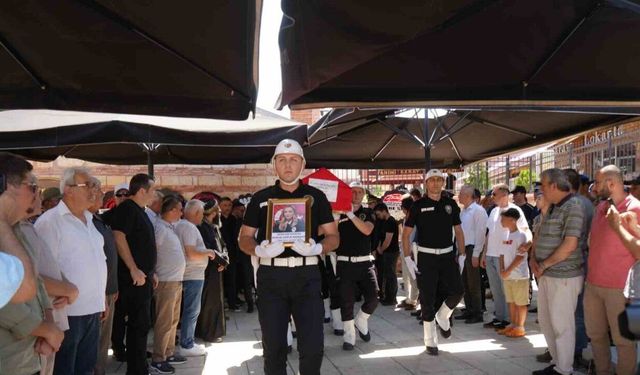 Trafik kazasında hayatını kaybeden komiser son yolculuğuna uğurlandı