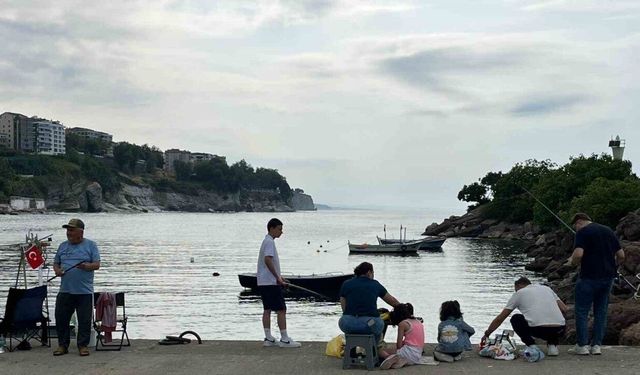Akçakoca’da olta balıkçılığına yoğun ilgi