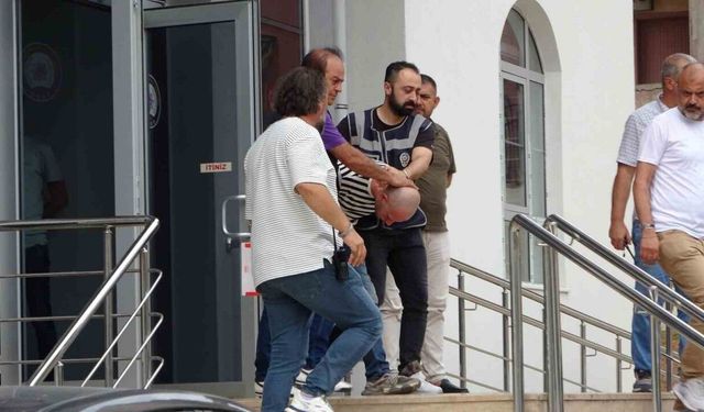 Boşanmak üzere olduğu eşini öldüren şahıs sorgusunun ardından adliyeye sevk edildi