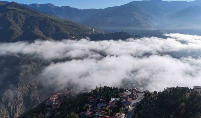 Artvin’de sis bulutları kartpostallık görüntüler oluşturdu