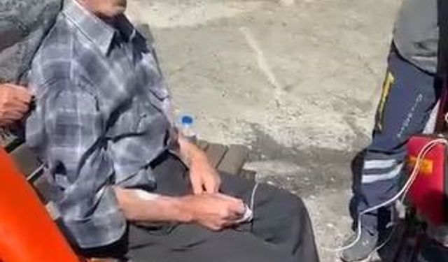 Borçka’da sel nedeniyle yolu kapanan köydeki hasta helikopterle hastaneye sevk edildi