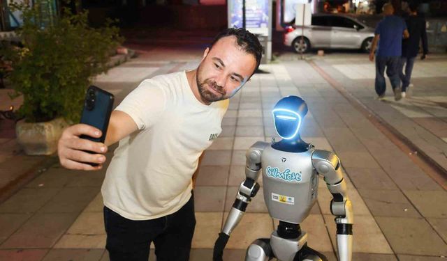 Festivale robotlu davet