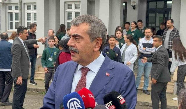Habersiz ziyaret: Nöbetçi öğretmen Bakan Tekin’i veli sandı
