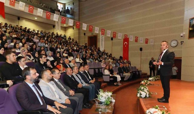 TOGÜ’de oryantasyon programında öğrencilere yol haritası