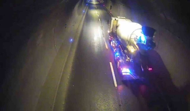 Cumhurbaşkanı Erdoğan’ın Rize’de konvoyunun geçeceği tünelde trafik polisleri olası kazayı önledi