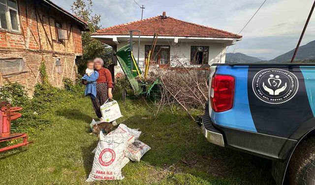 Eşiyle tartışarak ırmağa atlayan şahsa gıda yardımı