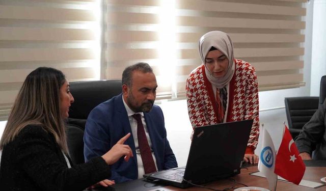 Rektör Akkaya "Ulusal Lider Araştırmacılar Programı" kapsamında yürütülen projeyi inceledi