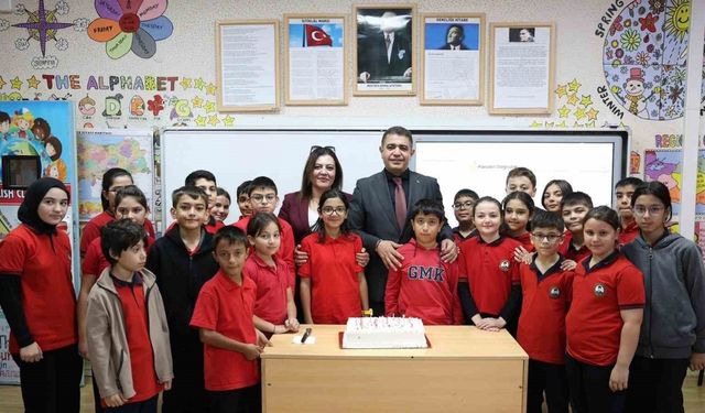 Sınıf başkanlığı seçiminde verdiği sözü tuttu