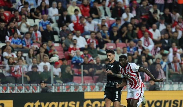 Trendyol Süper Lig: Samsunspor: 1 - Çaykur Rizespor: 1 (İlk yarı)