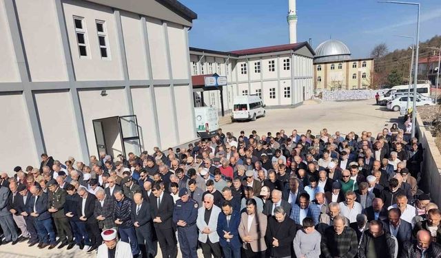 94 yaşında hayatını kaybeden Kore gazisi toprağa verildi