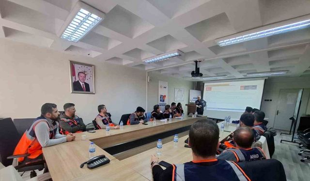 Bayburt’ta MEB AKUB ekiplerine destek AFAD gönüllüsü eğitimi başladı