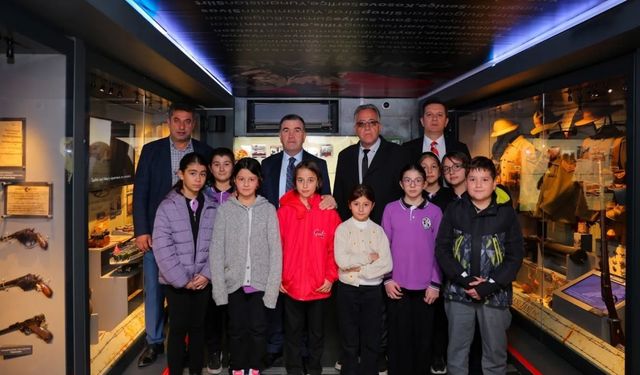 Bayburt’ta öğrencilere Çanakkale ruhu mobil müzeyle anlatıldı