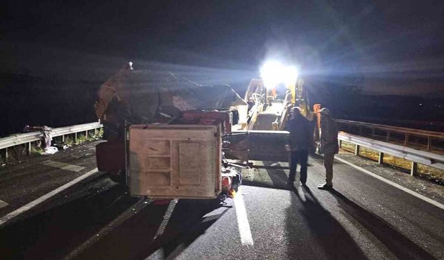 Bolu’da traktörle hafif ticari araç çarpıştı: 5 yaralı