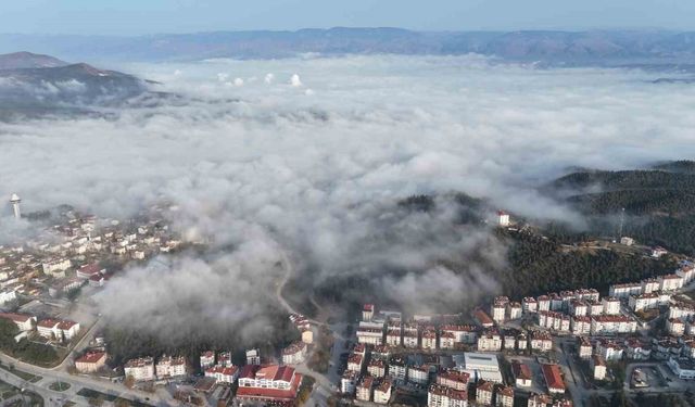 Boyabat güne sis perdesiyle uyandı