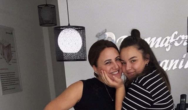 Genç kıza, öldürülen annesini ölümle tehditten 2 yıl 6 ay hapis