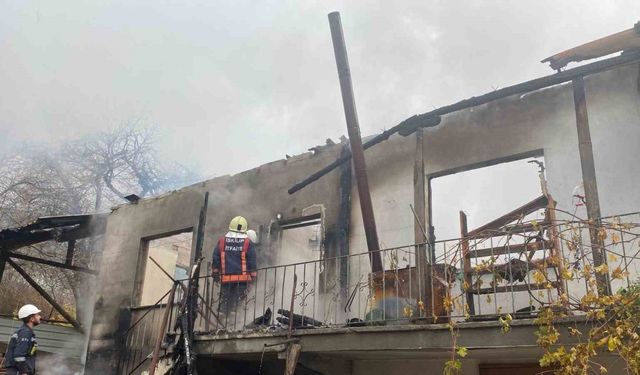 İskilip’te müstakil ev alev alev yandı