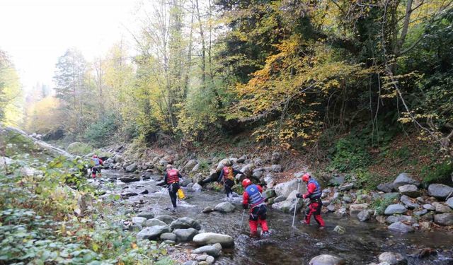Kayıp anne ve oğlunu arama çalışmaları devam ediyor