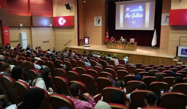 KBÜ’de sağlık yönetiminde insan kaynağı planlaması ele alındı