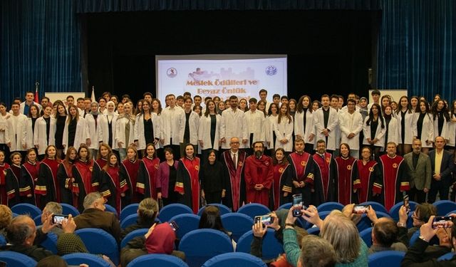 OMÜ’de beyaz önlük heyecanı: Tecrübe ile gençlik aynı sahnede