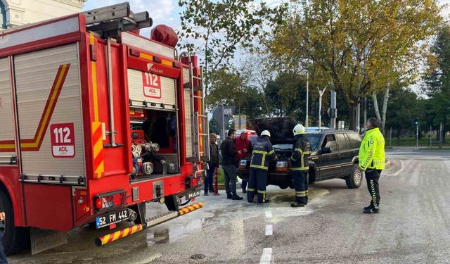 Ordu’da seyir halindeki otomobil alev aldı