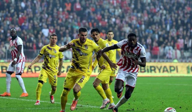 Trendyol Süper Lig: Samsunspor: 0 - Eyüpspor: 0 (İlk yarı)