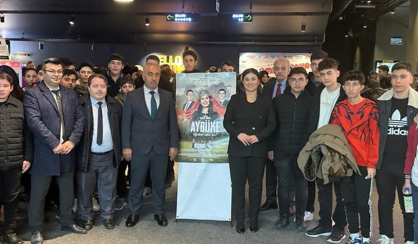 Boğazkale'de öğrenciler "Aybüke: Öğretmen Oldum Ben" filmini izledi