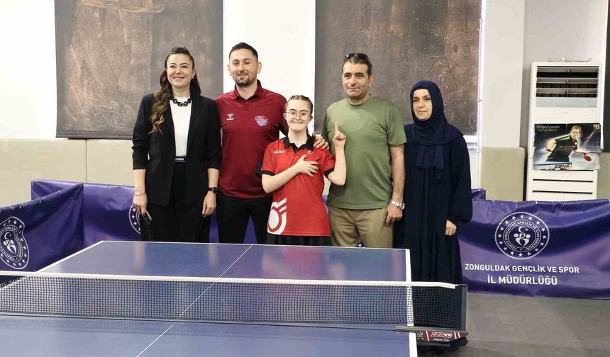 Down Sendromlu Zeynep, raketiyle engelleri aştı