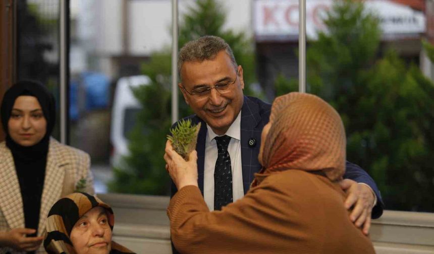 Başkan Kurnaz, anneleri unutmadı