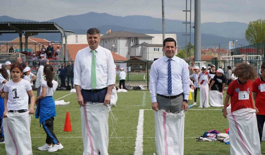 Bolu’da "Geleneksel Çocuk Şenliği" renkli görüntülere sahne oldu