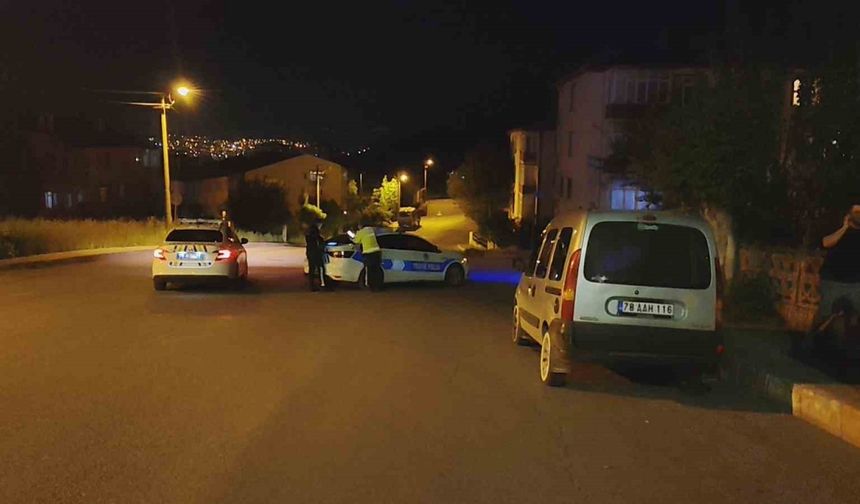 Karabük’te ehliyetsiz sürücü polisi peşine taktı... Kovalamaca anları kamerada