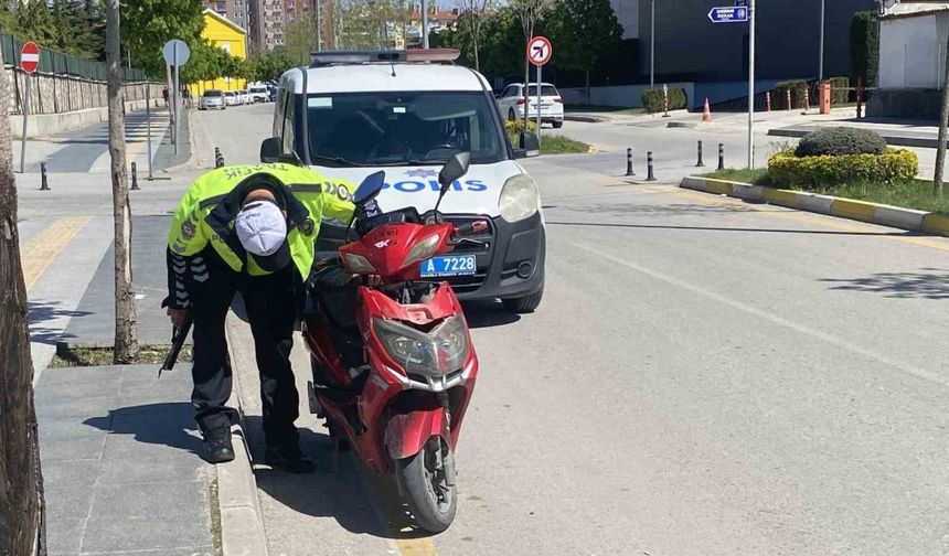 Motosikletten düşen sürücü yaralandı