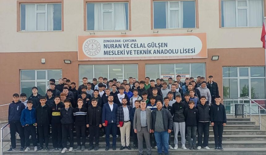 Mühendis ve teknikerler kariyerlerini öğrencilerle paylaştı
