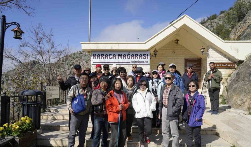 Uzakdoğu’dan Karaca Mağarası’na geldiler