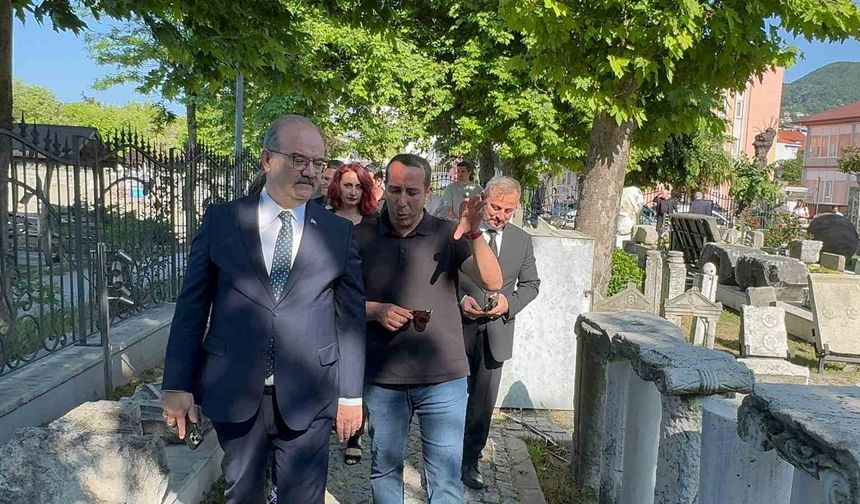 Öğrencileri gördü, 30 yıl önceki hatıraları canlandı