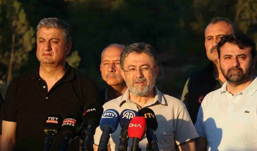 Bakan Yumaklı: "Herkes bu savaşta yeşil vatan için mücadele ediyor, bu yangınlar da sönecek, kimsenin şüphesi olmasın"