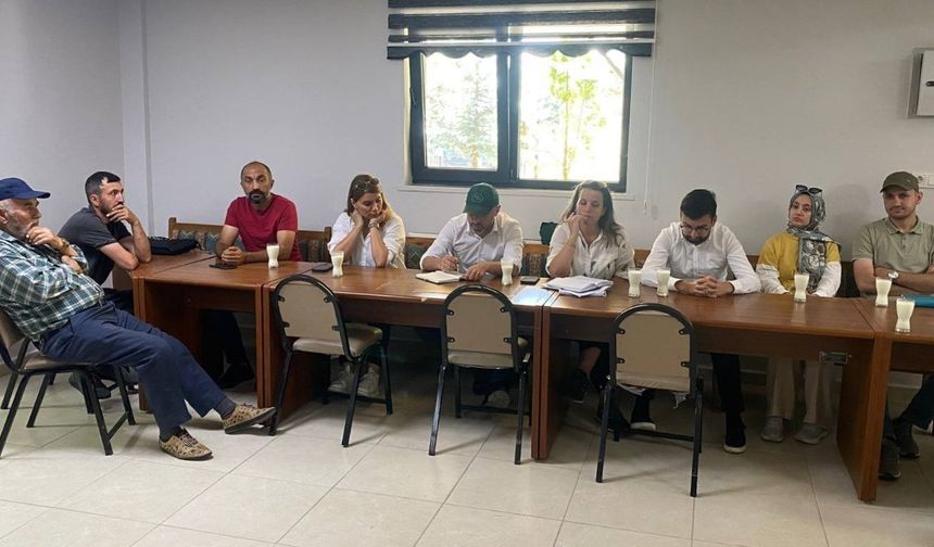 Bayburt’ta arazi toplulaştırma çalışmaları hakkında çiftçiler bilgilendirildi