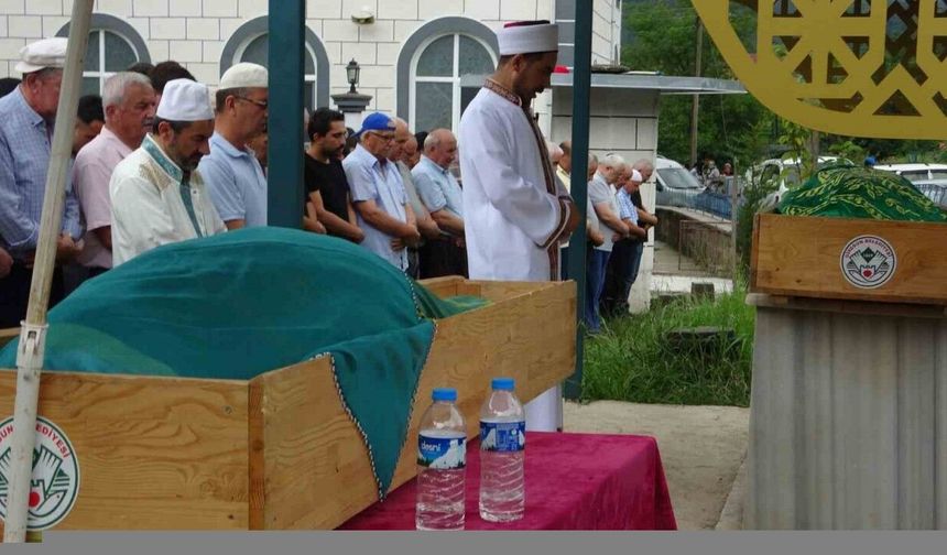 Giresun’un Kümbet Yaylası’ndaki mera kavgasında hayatını kaybeden karı-koca toprağa verildi