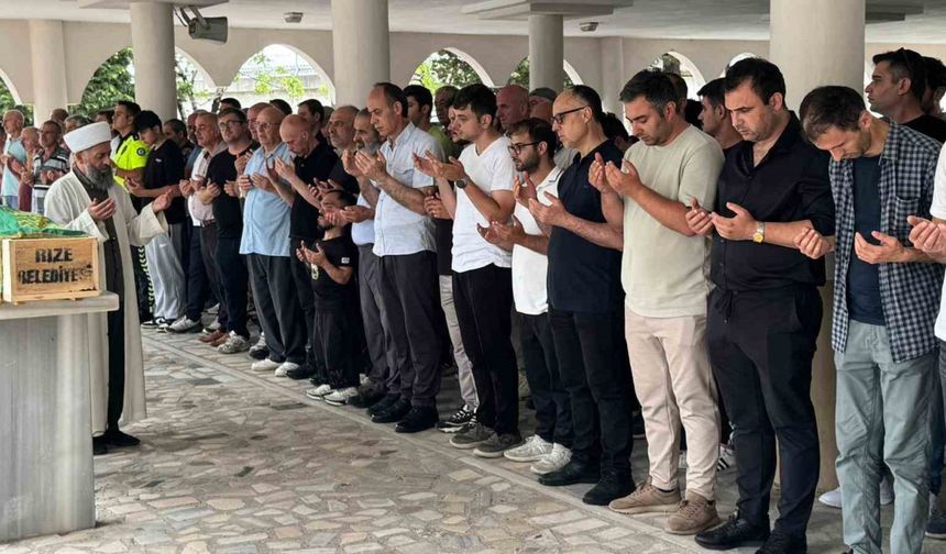 Rize’deki kazada hayatını kaybeden kadının cenazesi Artvin’e gönderildi