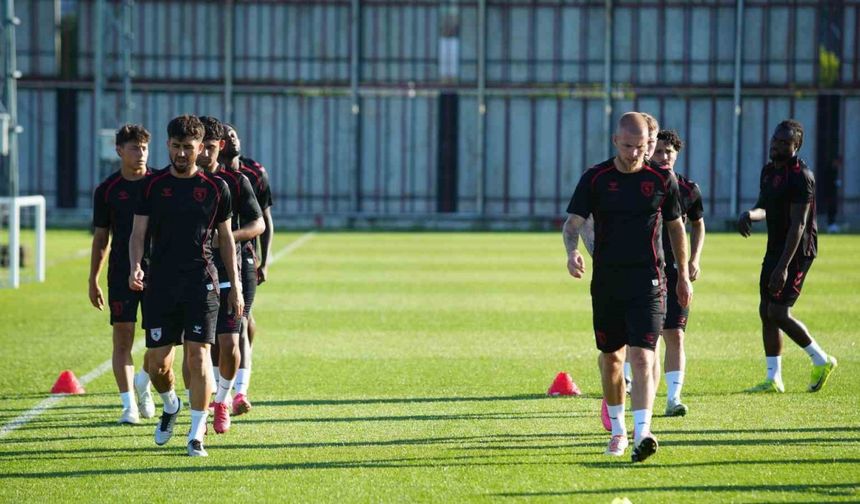 Samsunspor yeni sezona günde çift antrenmanla hazırlanıyor