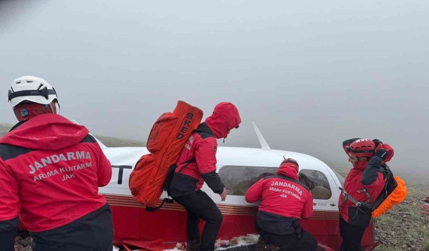 Sivrihisar’dan havalanıp Rize’ye giderken düşen jet uçağının enkazı Rize-Bayburt sınırında JAK timi tarafından bulundu