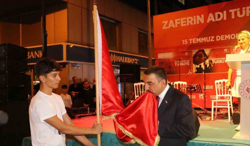 Zonguldak’ta 15 Temmuz’un yıldönümünde demokrasi nöbeti tutuldu