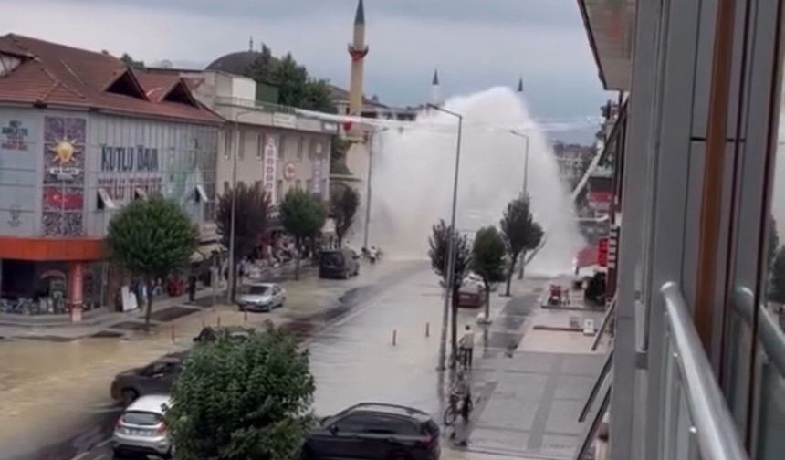 Düzce’de su borusu patladı: 5 metre su fışkırdı
