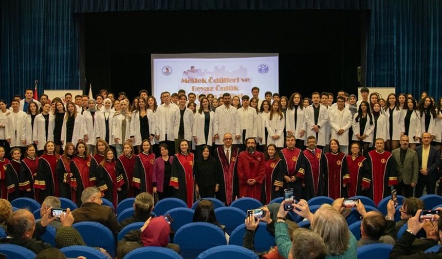 OMÜ’de beyaz önlük heyecanı: Tecrübe ile gençlik aynı sahnede