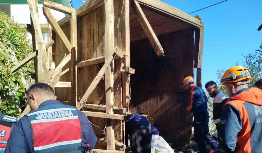 Rize’de ahşap yapı çöktü: 1 ölü, 2 yaralı