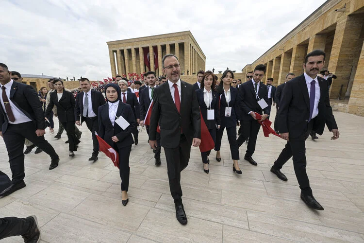 19 MAYIS COŞKUSU TÜRKİYE'Yİ SARDI3